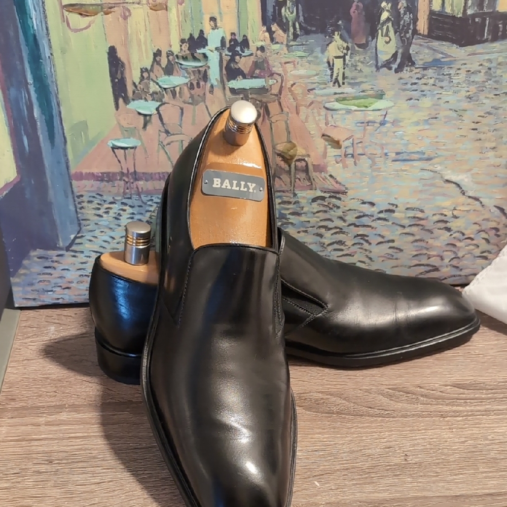 Salvatore Ferragamo Black Leather Loafers Elegant Slip-Ons